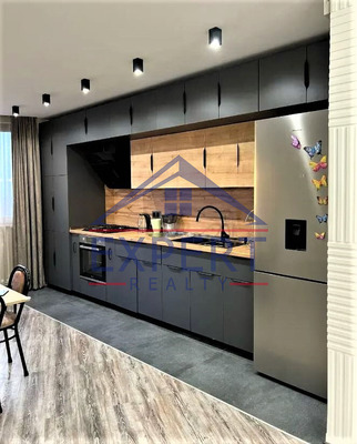 ԿԵՆՏՐՈՆ, ԵՐՎԱՆԴ ՔՈՉԱՐ, 3 ՍԵՆՅԱԿ