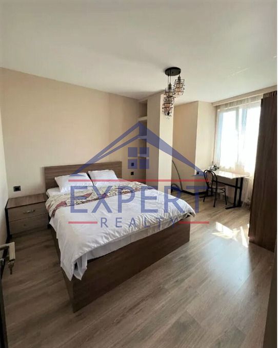 ԿԵՆՏՐՈՆ, ԵՐՎԱՆԴ ՔՈՉԱՐ, 3 ՍԵՆՅԱԿ