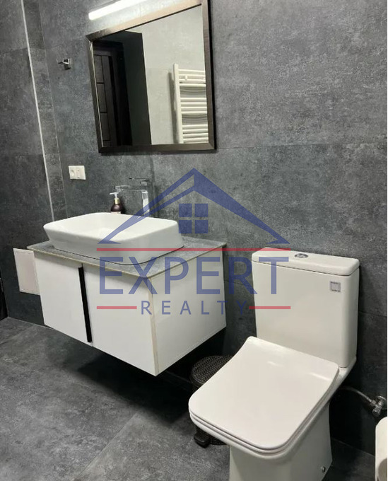 ԿԵՆՏՐՈՆ, ԵՐՎԱՆԴ ՔՈՉԱՐ, 3 ՍԵՆՅԱԿ