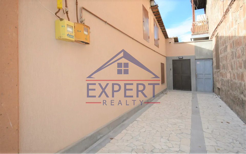 ԱՐԱԲԿԻՐ, ՍԵՎՔԱՐԵՑԻ ՍԱՔՈՅԻ ՓՈՂՈՑ, 2 ՍԵՆՅԱԿ