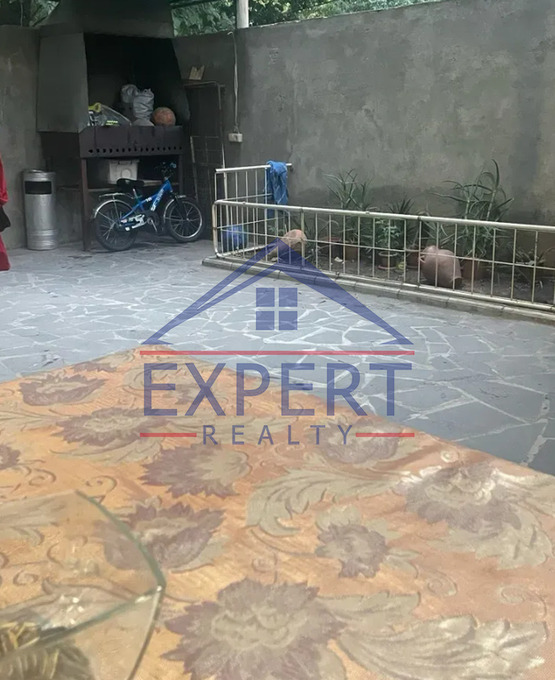 ԿԵՆՏՐՈՆ, ՏՊԱԳՐԻՉՆԵՐԻ ՓՈՂՈՑ, 3 ՍԵՆՅԱԿ