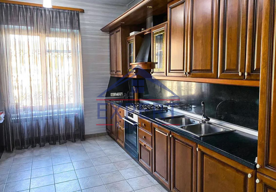 ԿԵՆՏՐՈՆ,  ԽԱՆՋԱՆ ՓՈՂՈՑ     4 ՍԵՆՅԱԿ