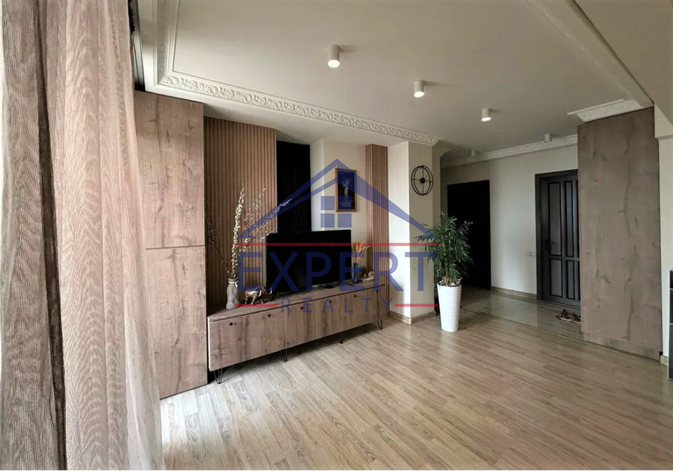 ԱՐԱԲԿԻՐ, ԿՈՄԻՏԱՍԻ ՊՈՂՈՏԱ, 3 ՍԵՆՅԱԿ