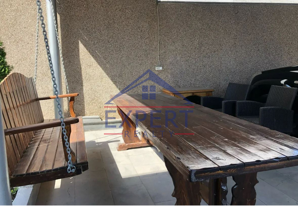 ԱՎԱՆ, ԽԱՉԱՏՈՒՐ ԱԲՈՎՅԱՆ ՓՈՂՈՑ, 6 ՍԵՆՅԱԿ