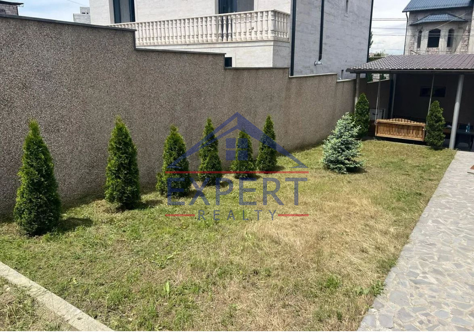 ԱՎԱՆ, ԽԱՉԱՏՈՒՐ ԱԲՈՎՅԱՆ ՓՈՂՈՑ, 6 ՍԵՆՅԱԿ