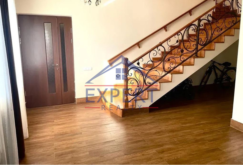 ԱՎԱՆ, ԽԱՉԱՏՈՒՐ ԱԲՈՎՅԱՆ ՓՈՂՈՑ, 6 ՍԵՆՅԱԿ