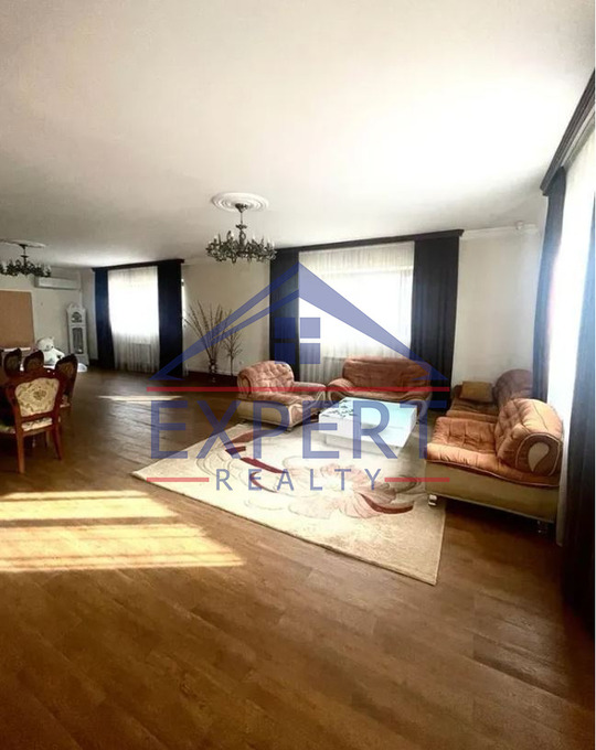 ԱՎԱՆ, ԽԱՉԱՏՈՒՐ ԱԲՈՎՅԱՆ ՓՈՂՈՑ, 6 ՍԵՆՅԱԿ