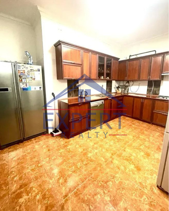 ԱՎԱՆ, ԽԱՉԱՏՈՒՐ ԱԲՈՎՅԱՆ ՓՈՂՈՑ, 6 ՍԵՆՅԱԿ