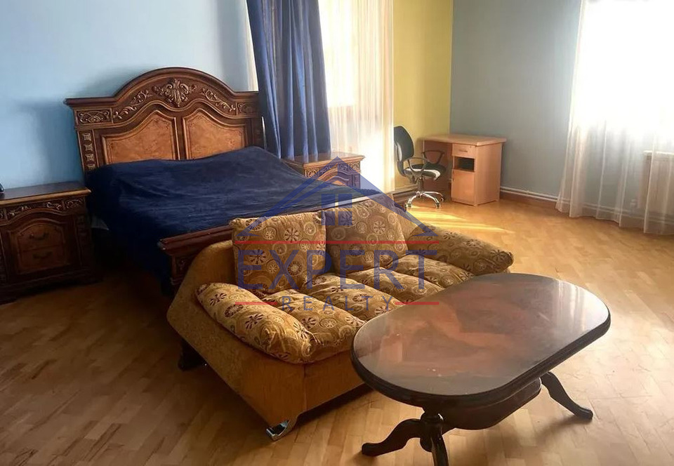 ԱՎԱՆ, ԽԱՉԱՏՈՒՐ ԱԲՈՎՅԱՆ ՓՈՂՈՑ, 6 ՍԵՆՅԱԿ