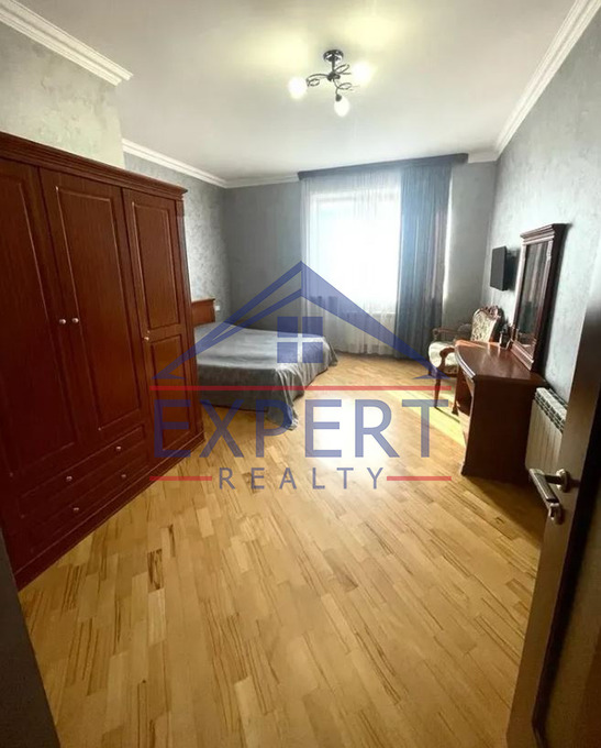 ԱՎԱՆ, ԽԱՉԱՏՈՒՐ ԱԲՈՎՅԱՆ ՓՈՂՈՑ, 6 ՍԵՆՅԱԿ