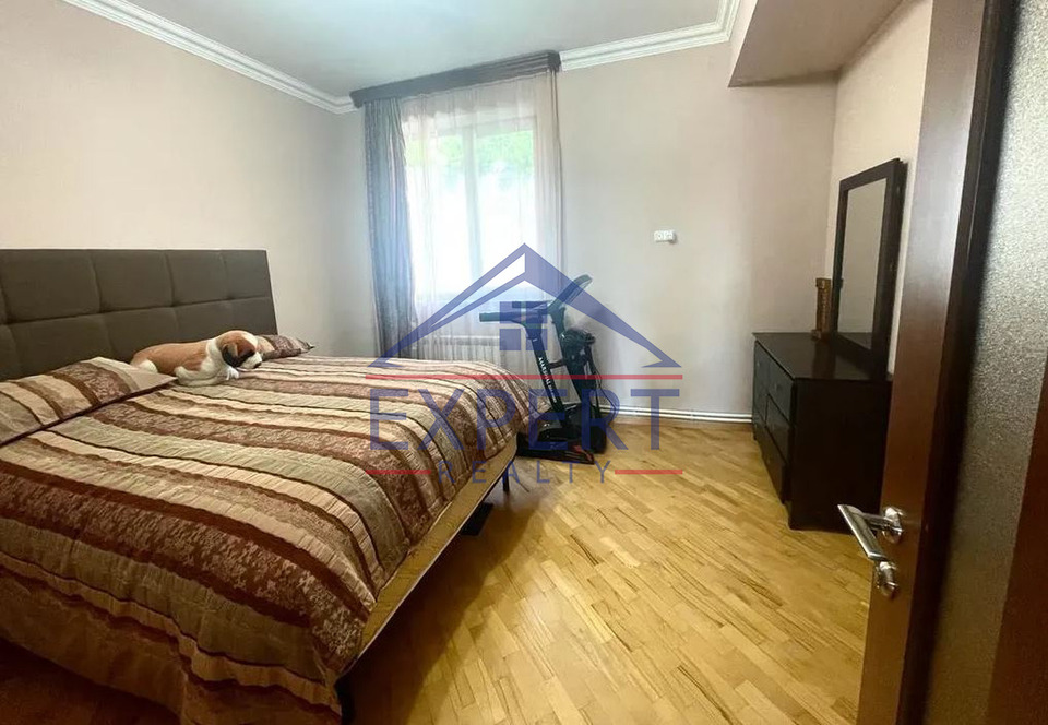 ԱՎԱՆ, ԽԱՉԱՏՈՒՐ ԱԲՈՎՅԱՆ ՓՈՂՈՑ, 6 ՍԵՆՅԱԿ