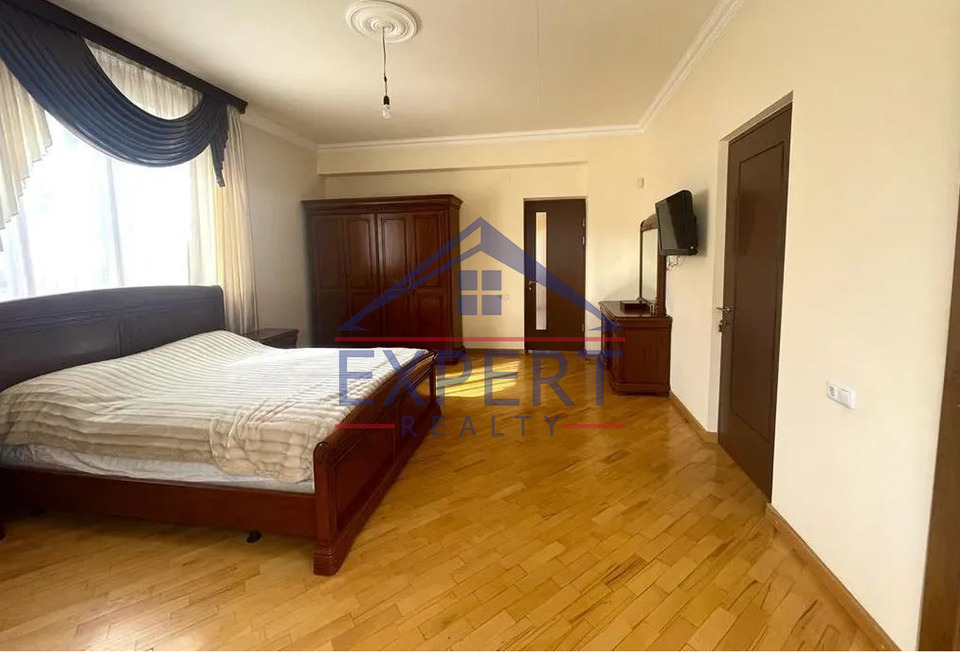 ԱՎԱՆ, ԽԱՉԱՏՈՒՐ ԱԲՈՎՅԱՆ ՓՈՂՈՑ, 6 ՍԵՆՅԱԿ