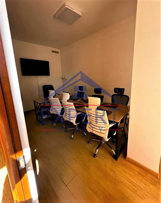 ԿԵՆՏՐՈՆ, ԵՐՎԱՆԴ ՔՈՉԱՐ