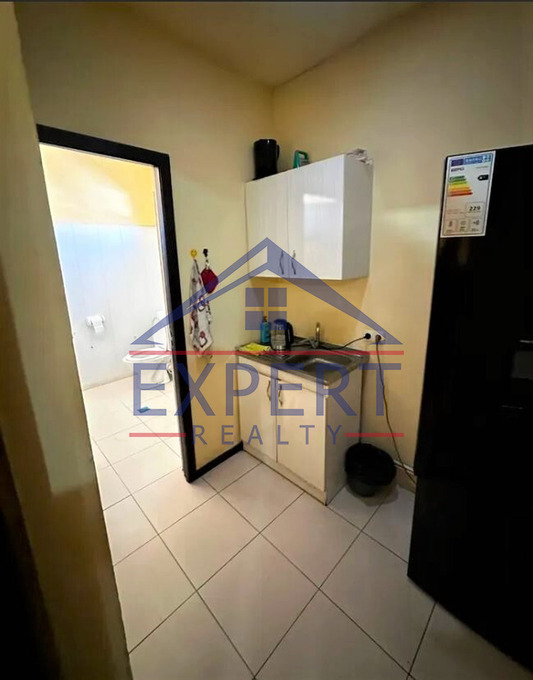 ԿԵՆՏՐՈՆ, ԵՐՎԱՆԴ ՔՈՉԱՐ