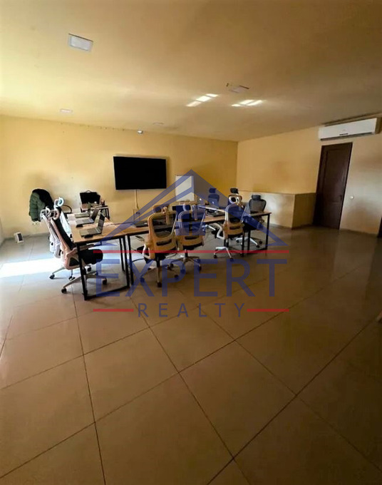 ԿԵՆՏՐՈՆ, ԵՐՎԱՆԴ ՔՈՉԱՐ