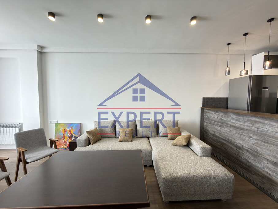 ՔԱՆԱՔԵՌ-ԶԵՅԹՈՒՆ, ՊԱՐՈՒՅՐ ՍԵՎԱԿԻ ՓՈՂՈՑ, 2 ՍԵՆՅԱԿ