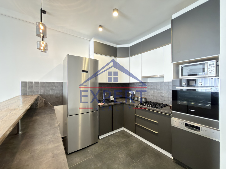 ՔԱՆԱՔԵՌ-ԶԵՅԹՈՒՆ, ՊԱՐՈՒՅՐ ՍԵՎԱԿԻ ՓՈՂՈՑ, 2 ՍԵՆՅԱԿ