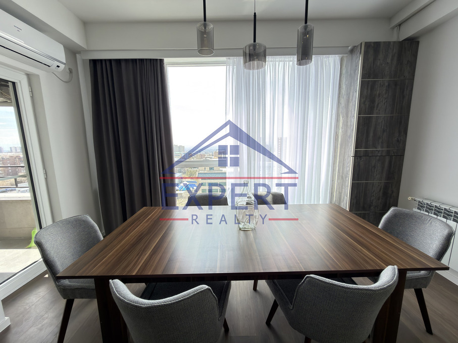 ՔԱՆԱՔԵՌ-ԶԵՅԹՈՒՆ, ՊԱՐՈՒՅՐ ՍԵՎԱԿԻ ՓՈՂՈՑ, 2 ՍԵՆՅԱԿ