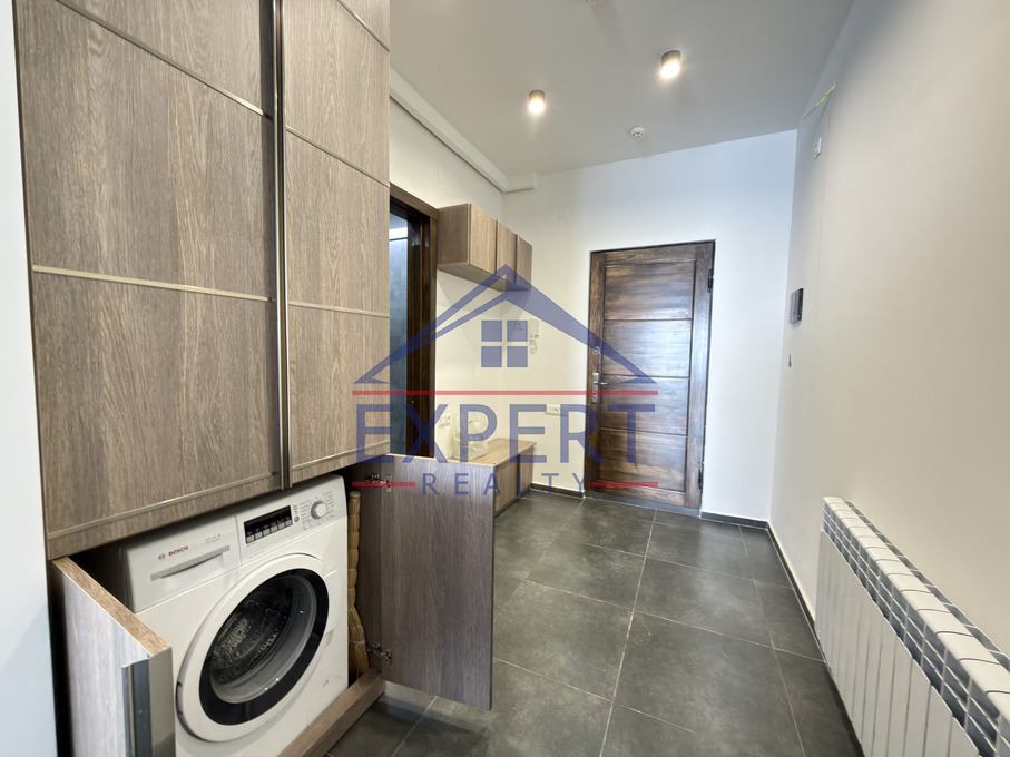 ՔԱՆԱՔԵՌ-ԶԵՅԹՈՒՆ, ՊԱՐՈՒՅՐ ՍԵՎԱԿԻ ՓՈՂՈՑ, 2 ՍԵՆՅԱԿ