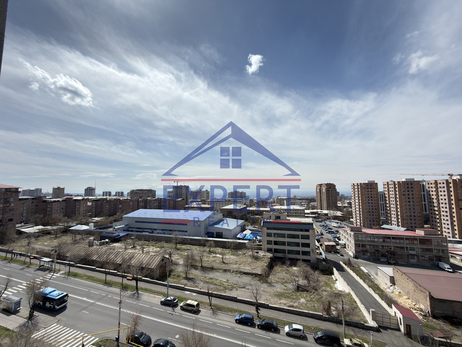 ՔԱՆԱՔԵՌ-ԶԵՅԹՈՒՆ, ՊԱՐՈՒՅՐ ՍԵՎԱԿԻ ՓՈՂՈՑ, 2 ՍԵՆՅԱԿ