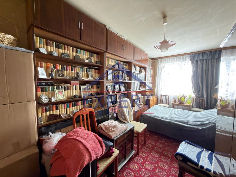 ՔԱՆԱՔԵՌ-ԶԵՅԹՈՒՆ, ԳՈԳՈԼԻ ՓՈՂՈՑ, 3 ՍԵՆՅԱԿ