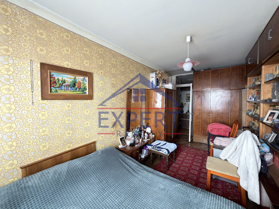 ՔԱՆԱՔԵՌ-ԶԵՅԹՈՒՆ, ԳՈԳՈԼԻ ՓՈՂՈՑ, 3 ՍԵՆՅԱԿ