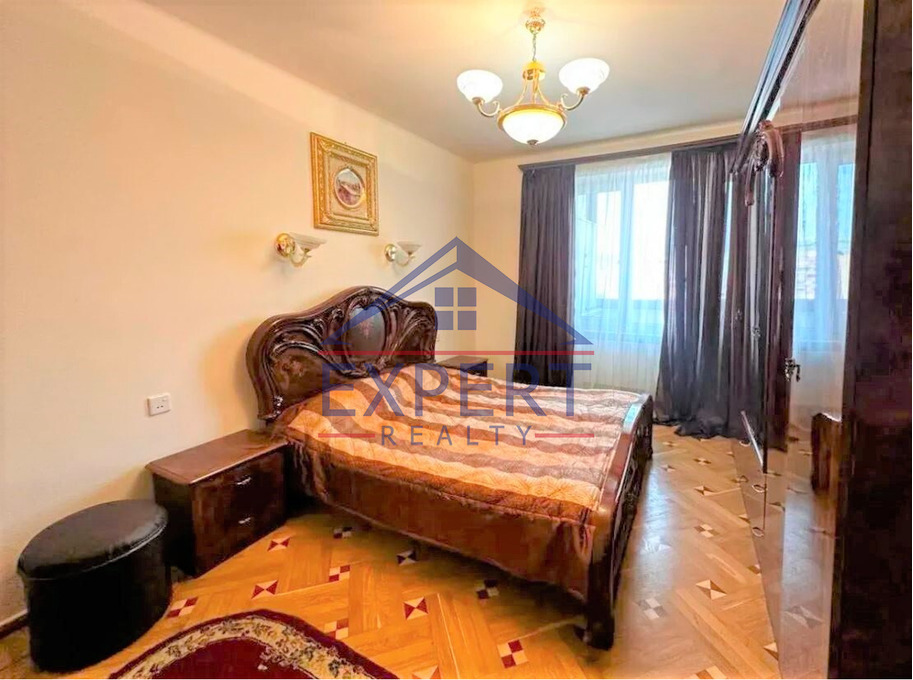 ԿԵՆՏՐՈՆ, ՊԱՐՈՆՅԱՆ ՓՈՂՈՑ, 3 ՍԵՆՅԱԿ