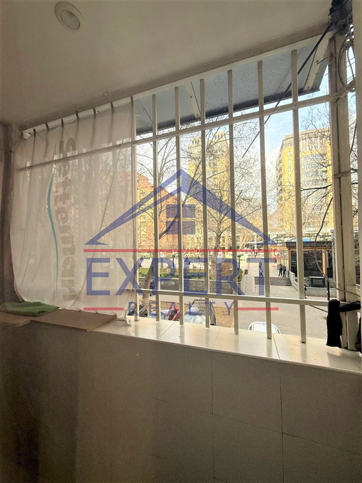ԿԵՆՏՐՈՆ, ՄԱՇՏՈՑԻ ՊՈՂՈՏԱ, 3 ՍԵՆՅԱԿ