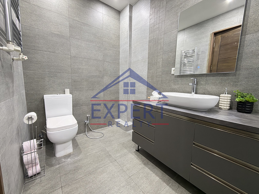 ՔԱՆԱՔԵՌ-ԶԵՅԹՈՒՆ, ՊԱՐՈՒՅՐ ՍԵՎԱԿԻ ՓՈՂՈՑ, 2 ՍԵՆՅԱԿ