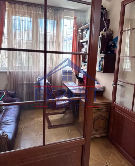 ԱՐԱԲԿԻՐ, ԱՎԵՏ ԱՎԵՏԻՍՅԱՆ ՓՈՂՈՑ   4 ՍԵՆՅԱԿ