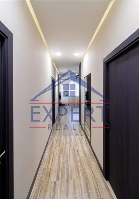 ԱՋԱՓՆՅԱԿ, ՇԻՐԱԶԻ ՓՈՂՈՑ, 3 ՍԵՆՅԱԿ