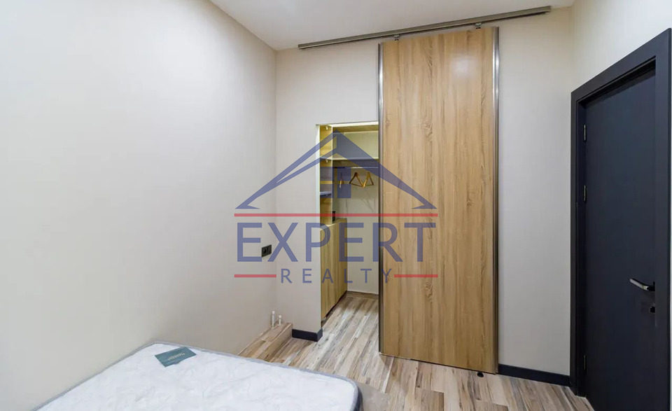 ԱՋԱՓՆՅԱԿ, ՇԻՐԱԶԻ ՓՈՂՈՑ, 3 ՍԵՆՅԱԿ