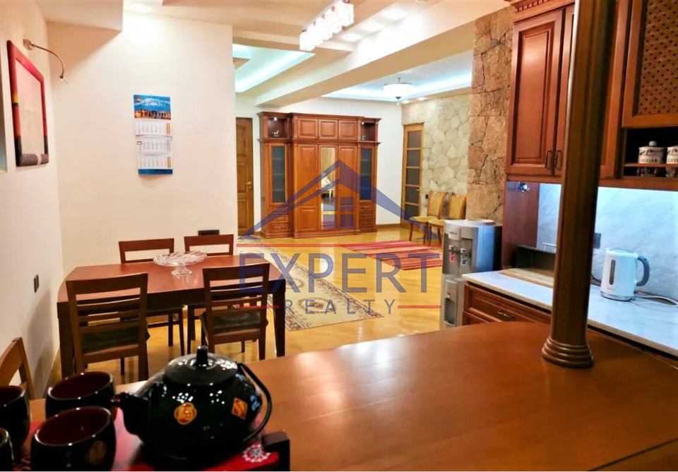 ԿԵՆՏՐՈՆ, ՀՅՈՒՍԻՍԱՅԻՆ ՊՈՂՈՏԱ, 3 ՍԵՆՅԱԿ