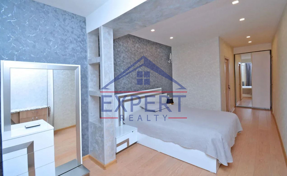 ԿԵՆՏՐՈՆ, ՀԻՆ ԵՐԵՎԱՆՑՈՒ ՓՈՂՈՑ, 3 ՍԵՆՅԱԿ