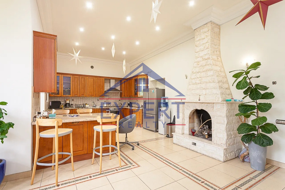 ԿԵՆՏՐՈՆ, ՄՈՍԿՈՎՅԱՆ ՓՈՂՈՑ, 6 ՍԵՆՅԱԿ