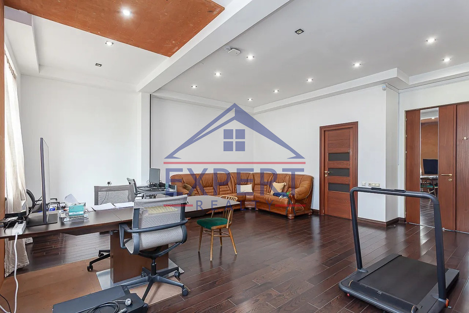 ԿԵՆՏՐՈՆ, ՄՈՍԿՈՎՅԱՆ ՓՈՂՈՑ, 6 ՍԵՆՅԱԿ