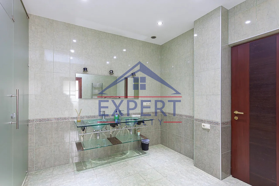 ԿԵՆՏՐՈՆ, ՄՈՍԿՈՎՅԱՆ ՓՈՂՈՑ, 6 ՍԵՆՅԱԿ