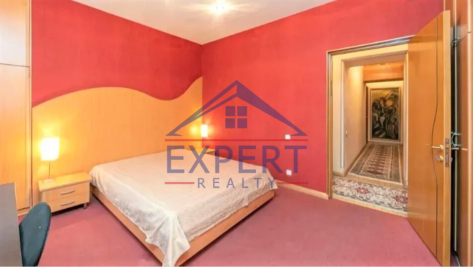 ԿԵՆՏՐՈՆ, ՆԱԼԲԱՆԴՅԱՆ ՓՈՂՈՑ, 6 ՍԵՆՅԱԿ