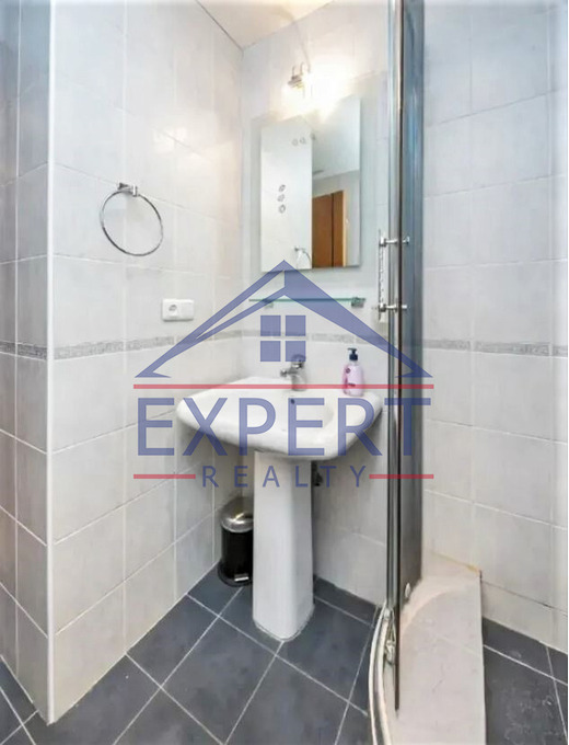 ԿԵՆՏՐՈՆ, ՆԱԼԲԱՆԴՅԱՆ ՓՈՂՈՑ, 6 ՍԵՆՅԱԿ