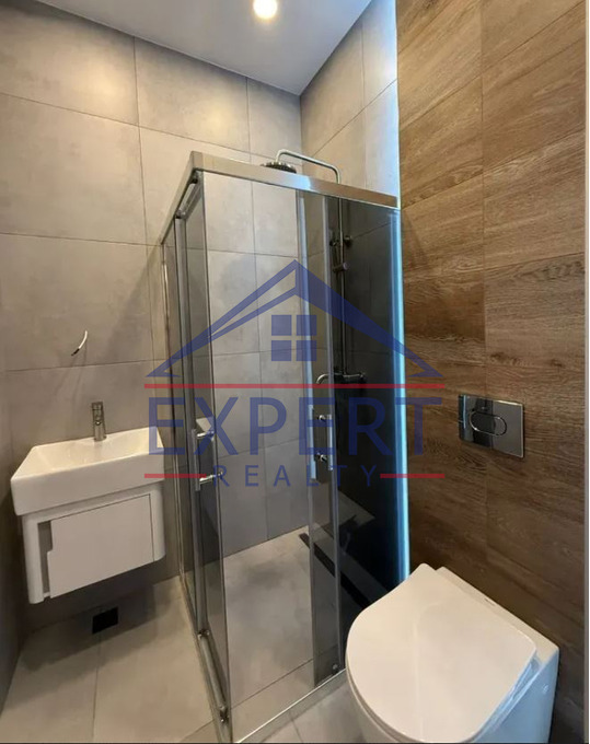 ԿԵՆՏՐՈՆ, ՉԱՐԵՆՑԻ ՓՈՂՈՑ, 2 ՍԵՆՅԱԿ