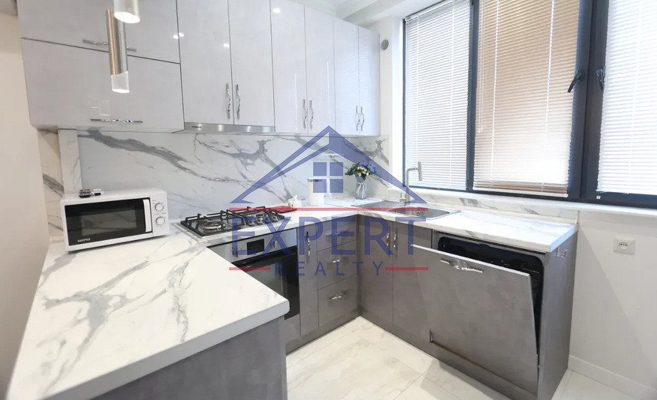 ԿԵՆՏՐՈՆ, ՊՈՒՇԿԻՆ ՓՈՂՈՑ, 3 ՍԵՆՅԱԿ