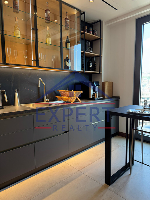 ԿԵՆՏՐՈՆ, ՏԵՐՅԱՆ ՓՈՂՈՑ, 3 ՍԵՆՅԱԿ