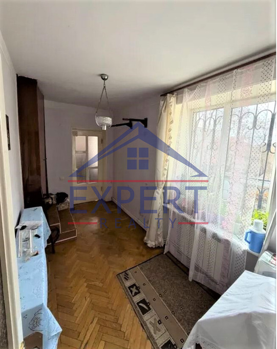 ԱՐԱԲԿԻՐ, ԿՈՄԻՏԱՍԻ ՊՈՂՈՏԱ, 3 ՍԵՆՅԱԿ