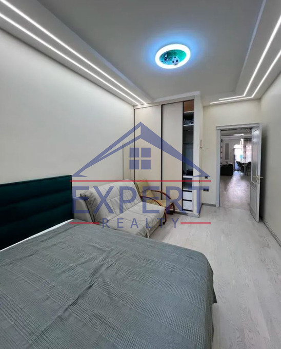 ԿԵՆՏՐՈՆ, Փ․ ԲՈՒԶԱՆԴԻ ՓՈՂՈՑ, 3 ՍԵՆՅԱԿ