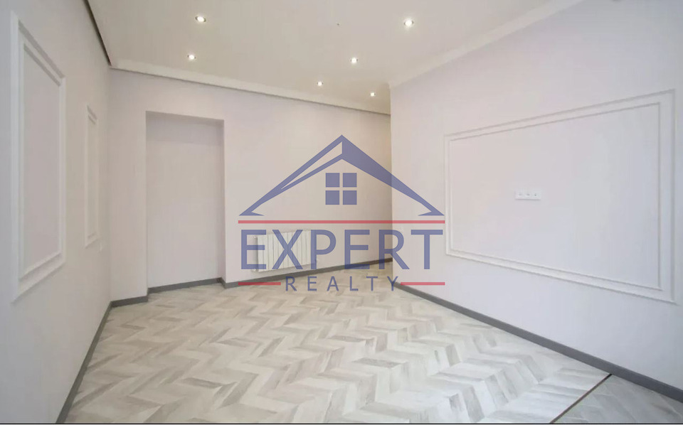 ԿԵՆՏՐՈՆ, ՊԱՐՈՆՅԱՆ ՓՈՂՈՑ, 3 ՍԵՆՅԱԿ