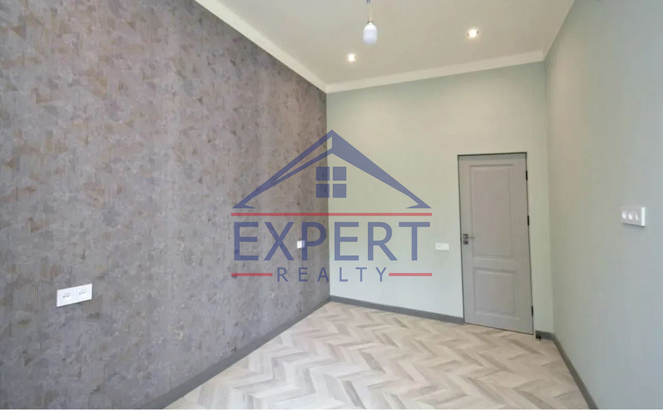 ԿԵՆՏՐՈՆ, ՊԱՐՈՆՅԱՆ ՓՈՂՈՑ, 3 ՍԵՆՅԱԿ