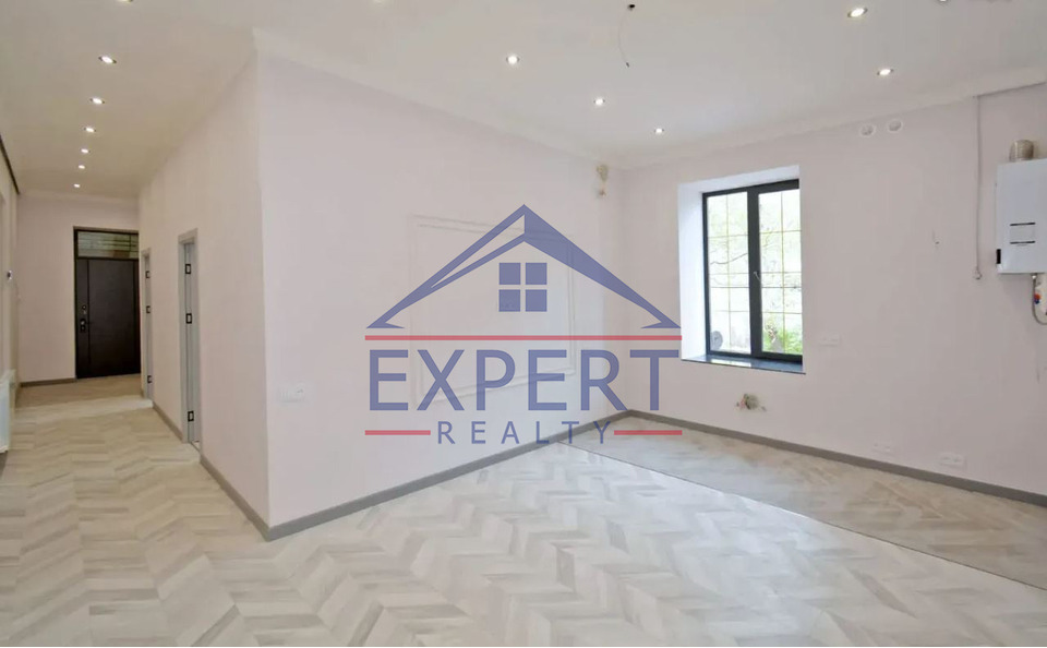 ԿԵՆՏՐՈՆ, ՊԱՐՈՆՅԱՆ ՓՈՂՈՑ, 3 ՍԵՆՅԱԿ