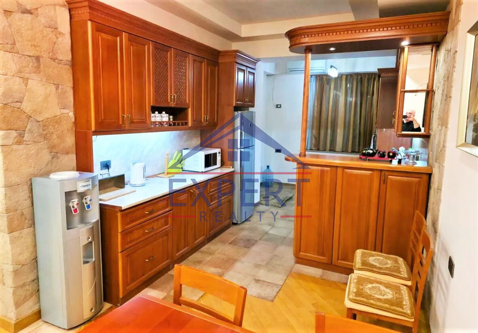 ԿԵՆՏՐՈՆ, ՀՅՈՒՍԻՍԱՅԻՆ ՊՈՂՈՏԱ, 3 ՍԵՆՅԱԿ