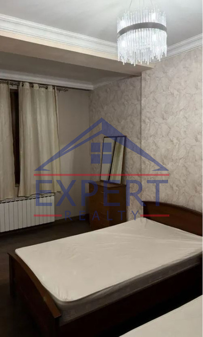 ԱՐԱԲԿԻՐ, ՀՐԱՉՅԱ ՔՈՉԱՐ ՓՈՂՈՑ, 2 ՍԵՆՅԱԿ