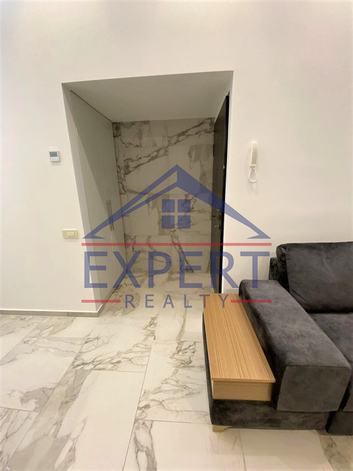 ԿԵՆՏՐՈՆ, ԶԱՐՈԲՅԱՆ ՓՈՂՈՑ, 2 ՍԵՆՅԱԿ